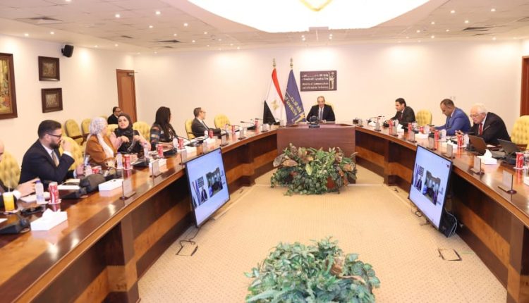 وزير الاتصالات المصري