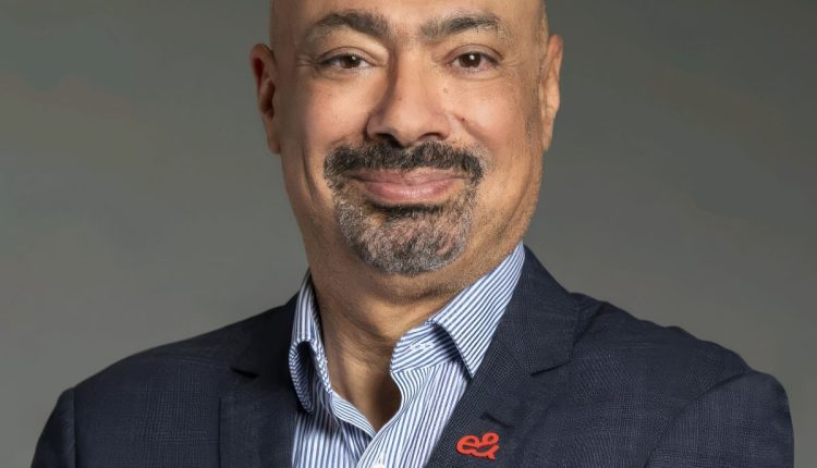 حاتم دويدار