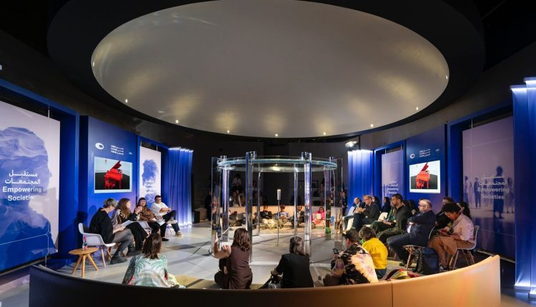 خبراء عالميون