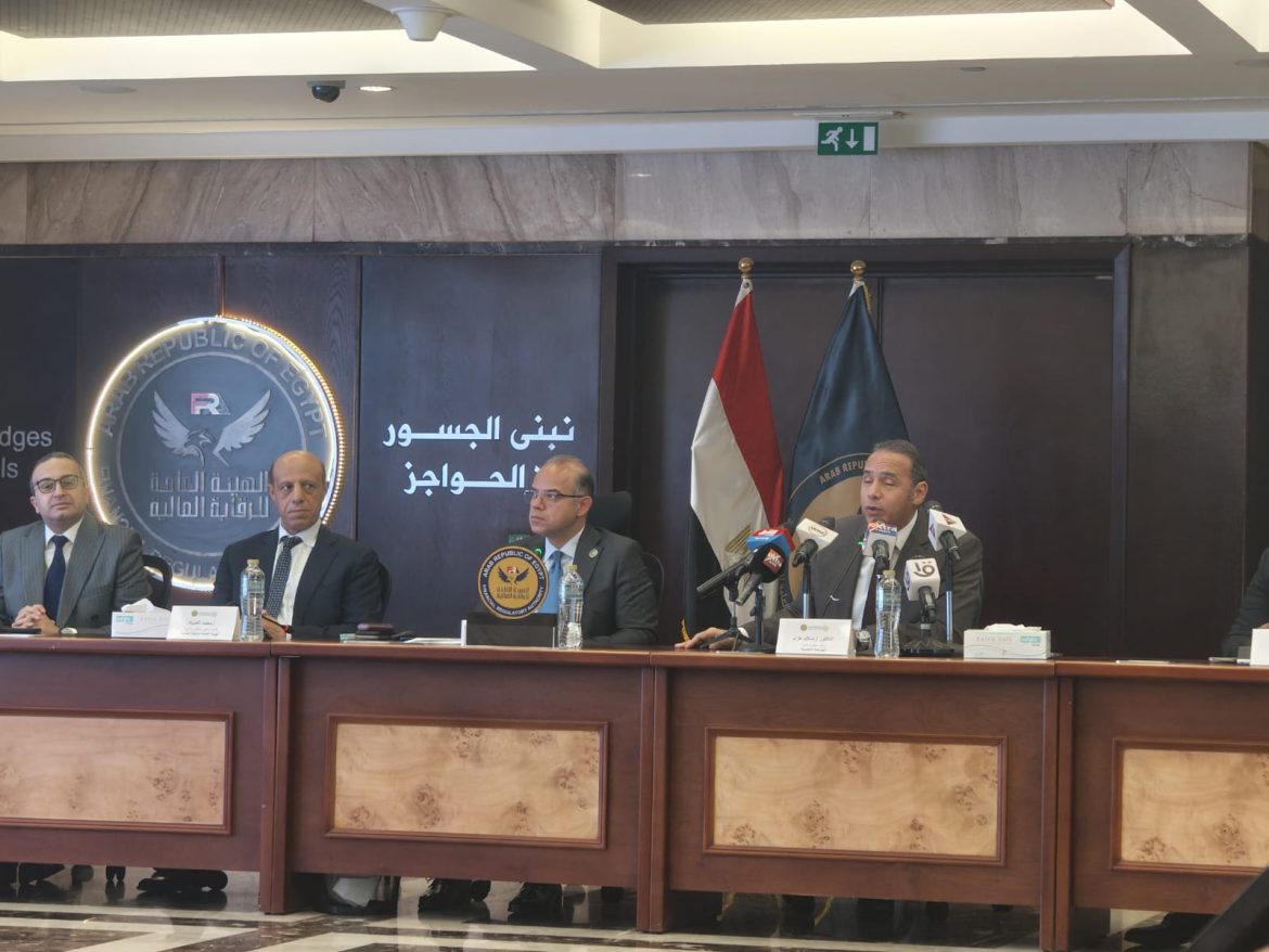 الدكتور إسلام عزام