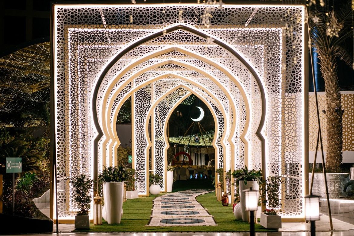 فندق «جراند ميلينيوم الوحدة أبوظبي» يطلق خيمة «ليالي حارتنا» في قلب العاصمة