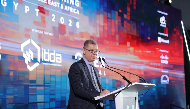 وزير الاتصالات المصري