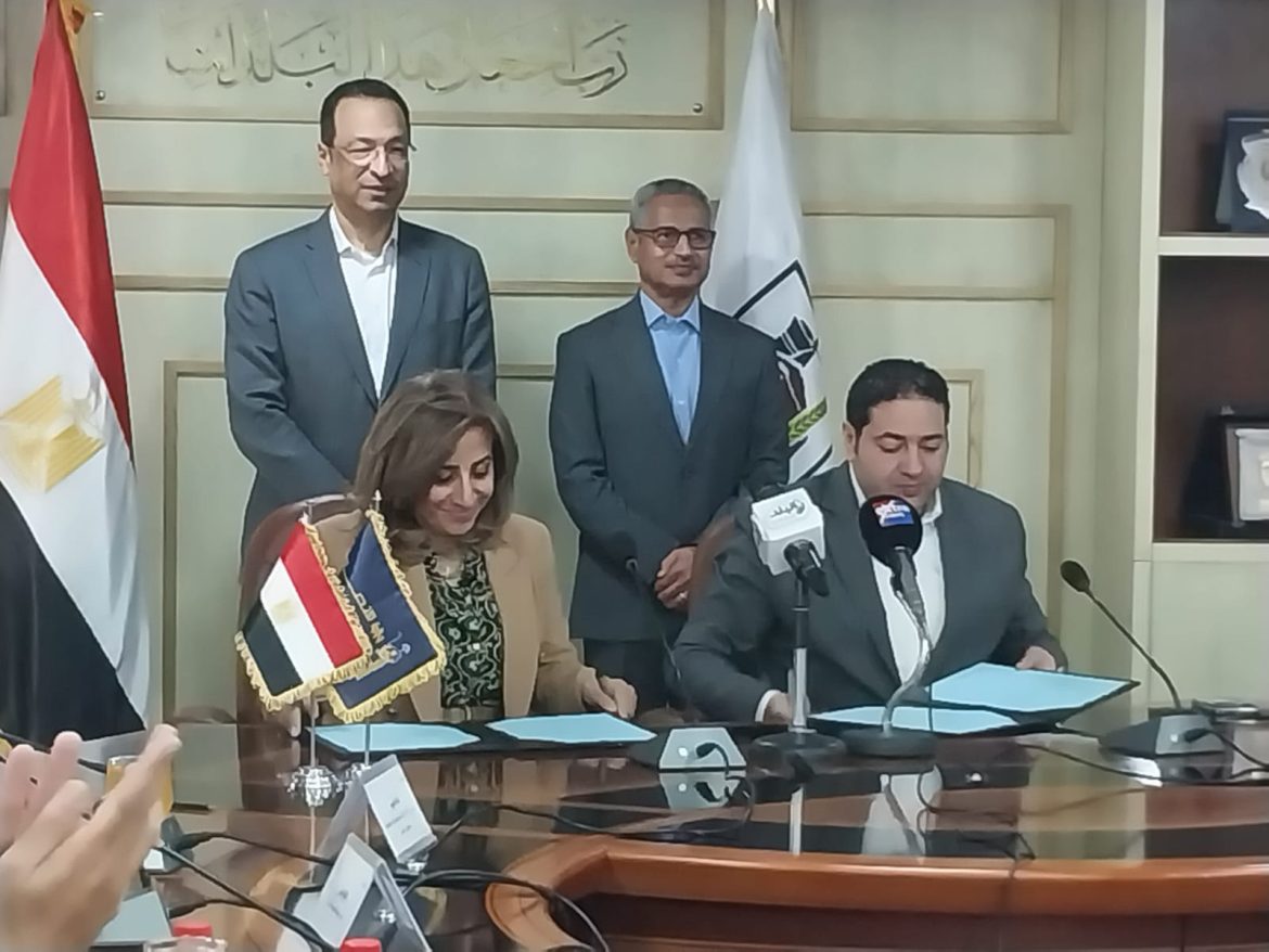 وزير الاتصالات