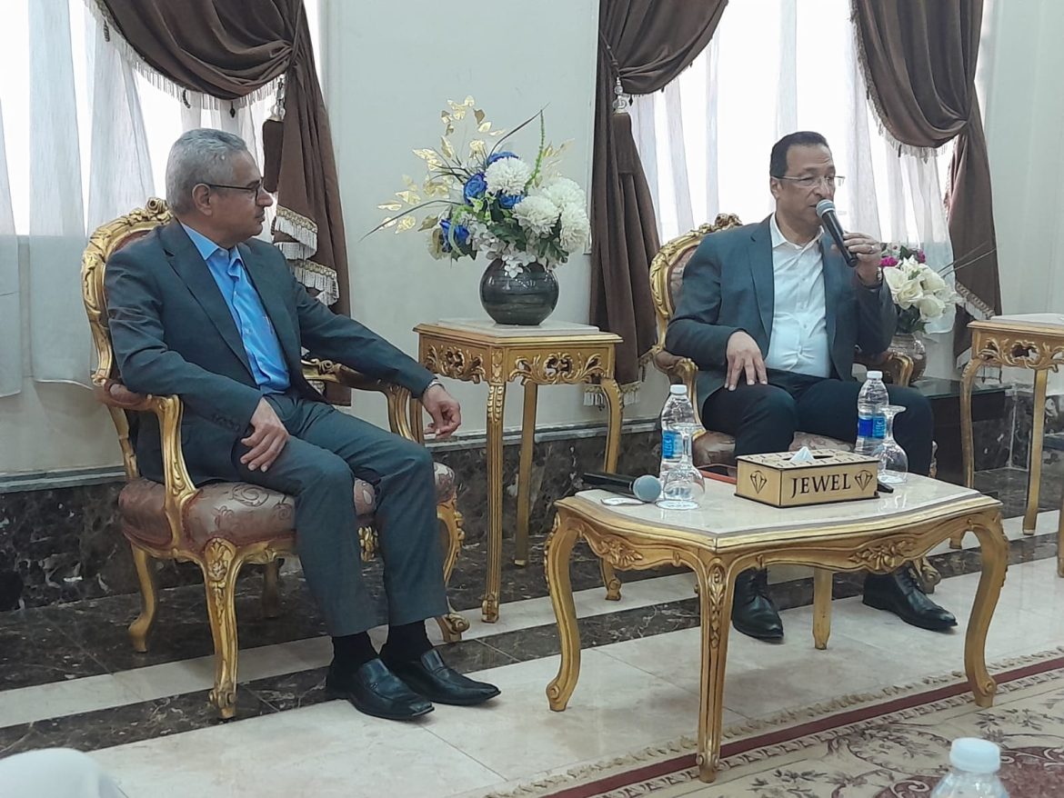 وزير الاتصالات